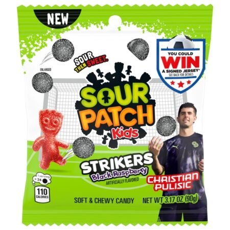 Sour Patch Kids Strikers Black Raspberry – Jeleuri acre cu aromă de zmeură neagră, 90 g